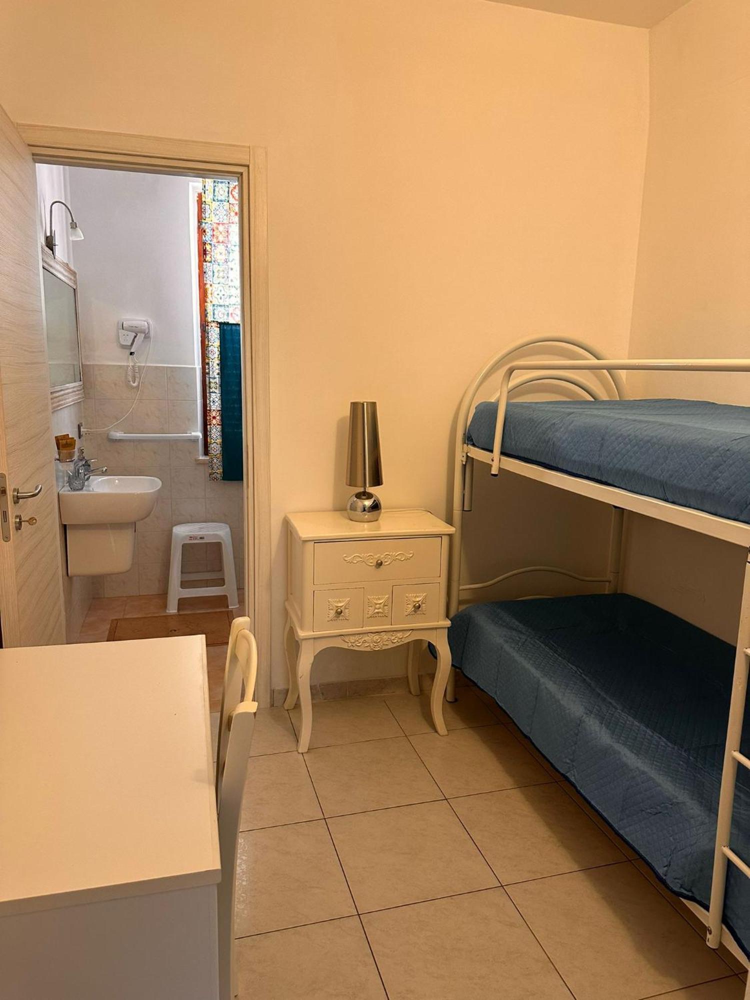 A Due Passi Dal Centro * Favignana